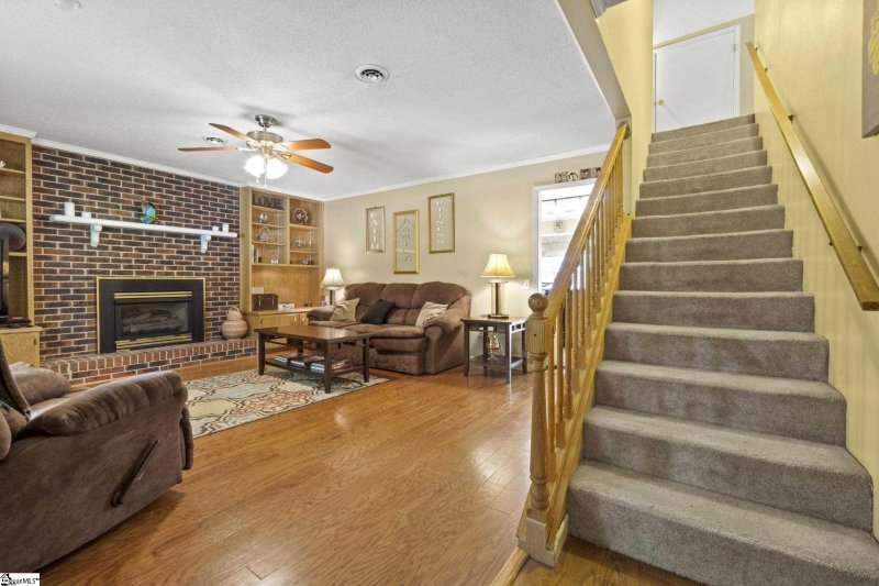 Property image 3 at 304 Willow Drive, Piedmont, SC 29673-8377