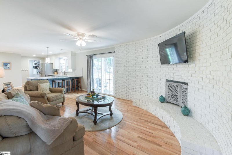 Property image 4 at 114 Andover Road, Greenville, SC 29615