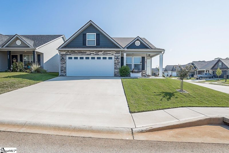 Property image 2 at 800 Alley Ridge Drive, Inman, SC 29349