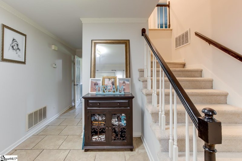 Property image 2 at 2 Queens Way, Greenville, SC 29615