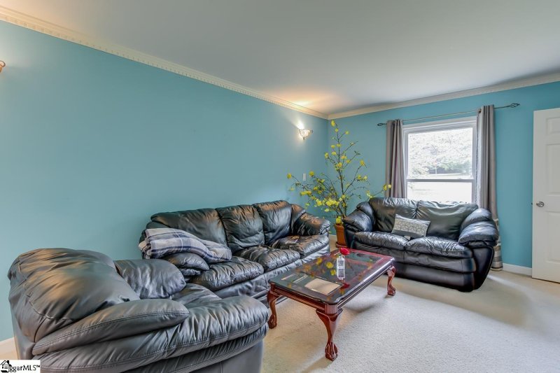 Property image 5 at 2 Queens Way, Greenville, SC 29615