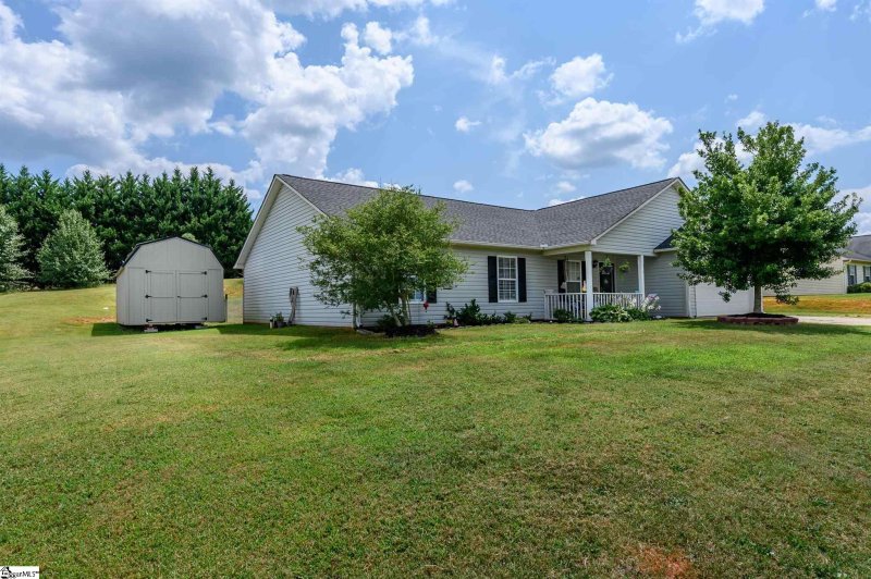 Property image 2 at 108 Blackbird Lane, Greenville, SC 29611