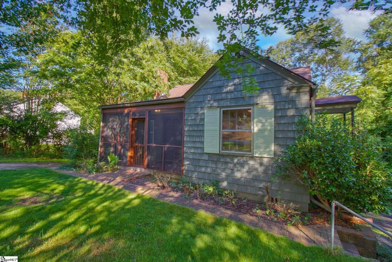 Property image 3 at 110 White Oak Road, Spartanburg, SC 29301-3034