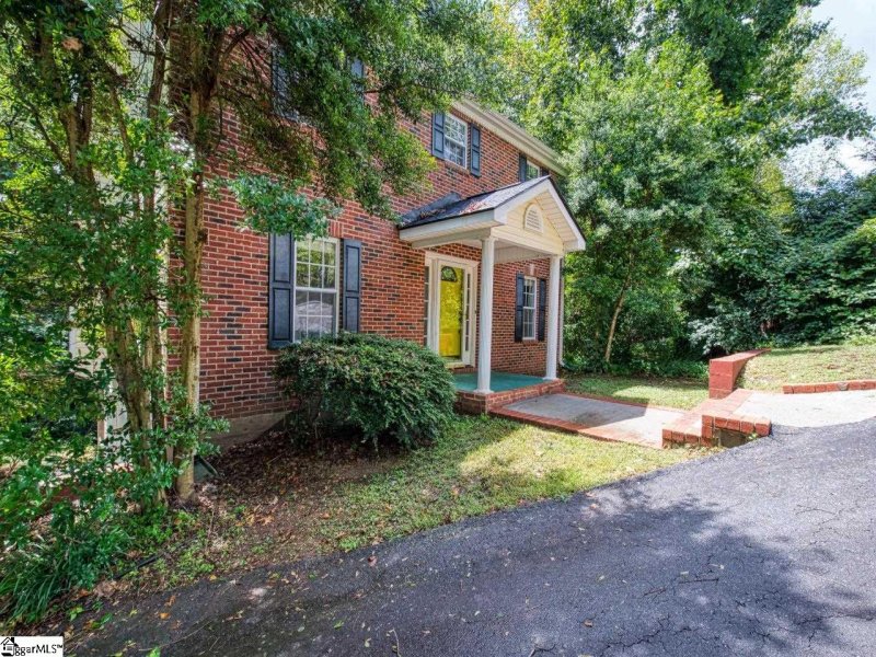 Property image 2 at 105 Devonshire Lane, Greenville, SC 29617