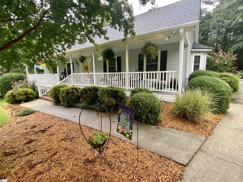Property image 2 at 6 Boxthorne Court, Greenville, SC 29615