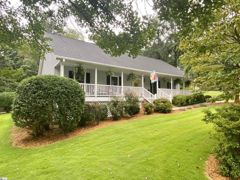 Property image 4 at 6 Boxthorne Court, Greenville, SC 29615