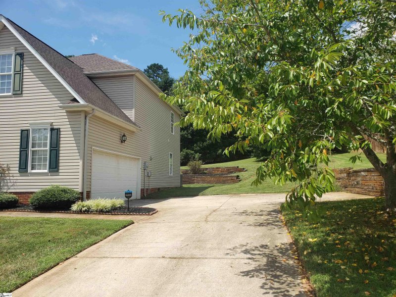 Property image 2 at 121 Glencreek Drive, Greer, SC 29650