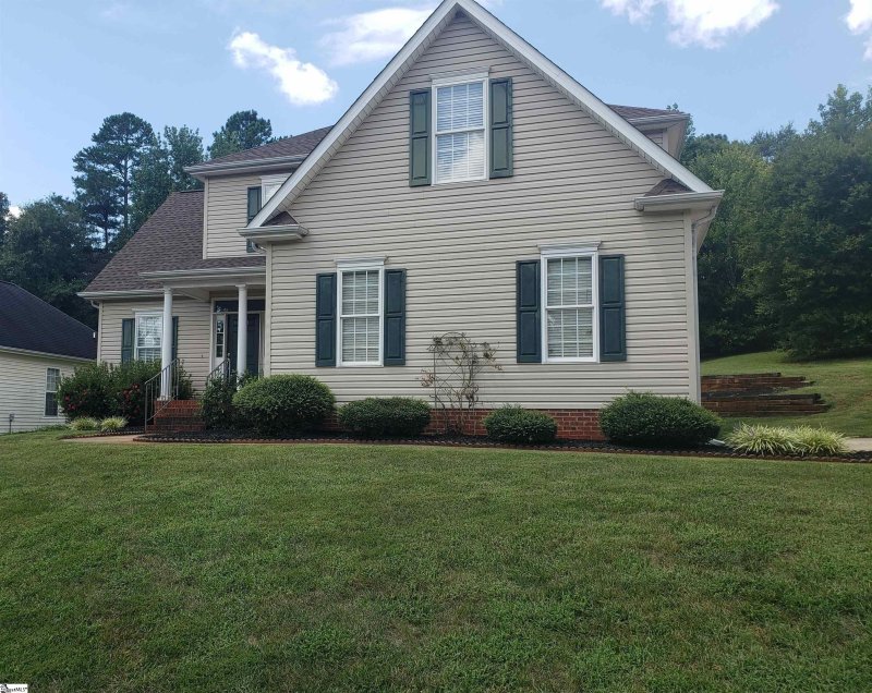 Property image 3 at 121 Glencreek Drive, Greer, SC 29650