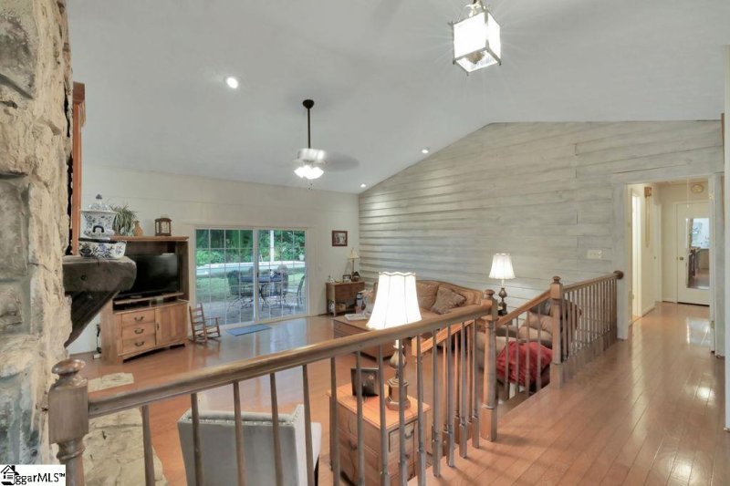 Property image 3 at 106 Buckingham Road, Easley, SC 29640