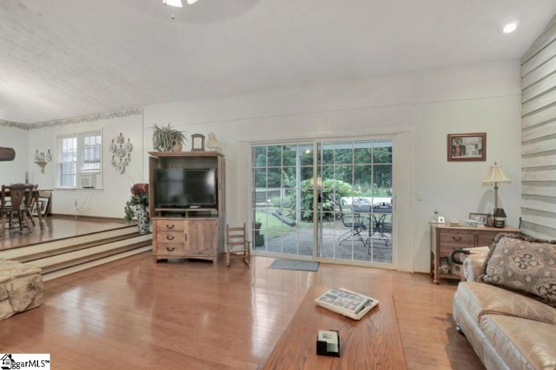 Property image 4 at 106 Buckingham Road, Easley, SC 29640