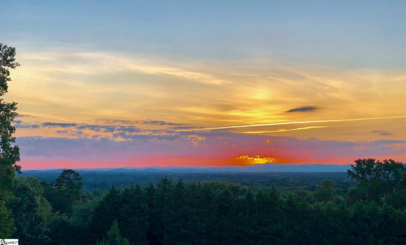 Property image 3 at 17 Lowther Hall Lane, Greenville, SC 29615