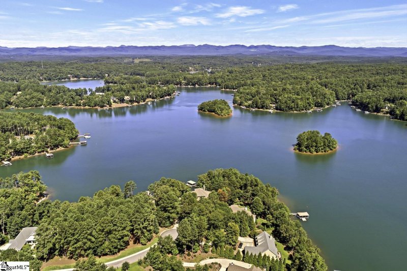 Property image 5 at 427 E Waterside Drive, Seneca, SC 19672