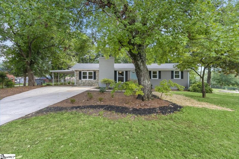 Property image 2 at 1 Blue Mountain Drive, Greenville, SC 29617