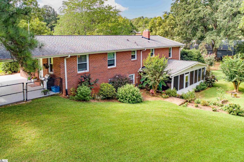 Property image 2 at 229 Fairfield Drive, Mauldin, SC 29622-2233