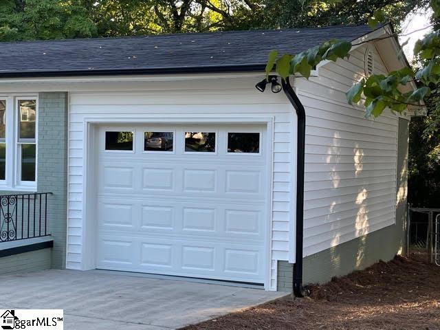 Property image 2 at 4 Thornwood Drive, Taylors, SC 29687