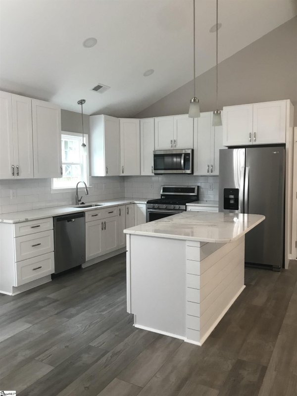 Property image 3 at 224 Longview Drive, Williamston, SC 29697