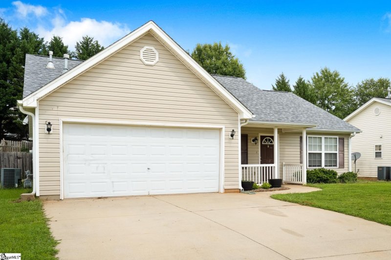 Property image 3 at 112 Shakleton Drive, Anderson, SC 29625