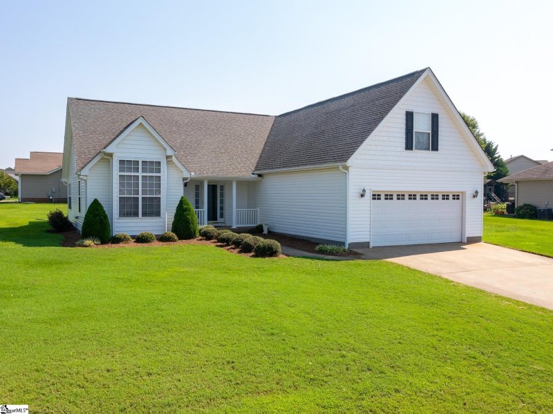 Property image 2 at 101 Arkell Drive, Greer, SC 29651