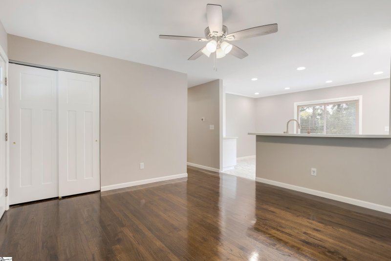 Property image 4 at 328 Jacquline Lane, Greenville, SC 29607