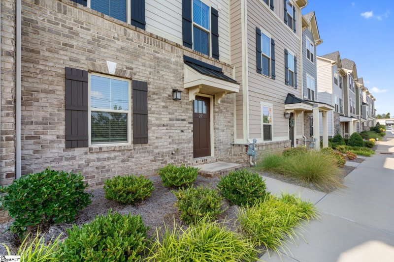 Property image 2 at 27 Itasca Drive, Greenville, SC 29609