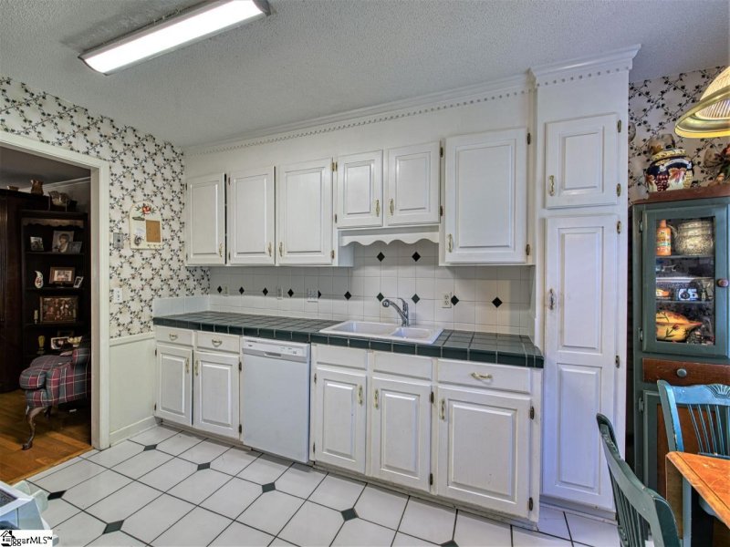 Property image 2 at 404 Sparrow Hawk Court, Greer, SC 29650