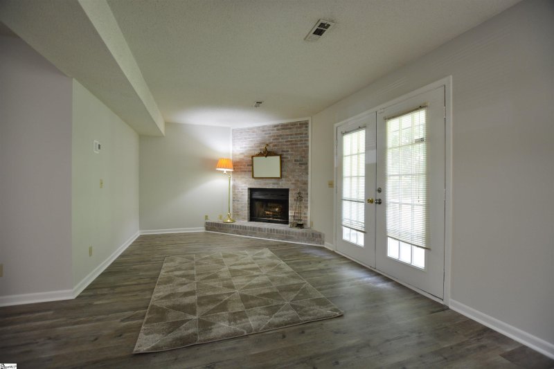 Property image 4 at 215 Duncan Chapel Road, Greenville, SC 29617