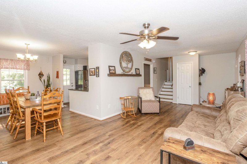 Property image 5 at 205 Woodburn Drive, Taylors, SC 29687