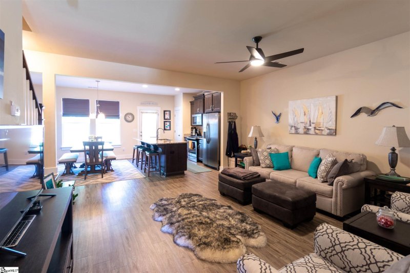 Property image 3 at 11 TIMBER OAK Way, Simpsonville, SC 29681