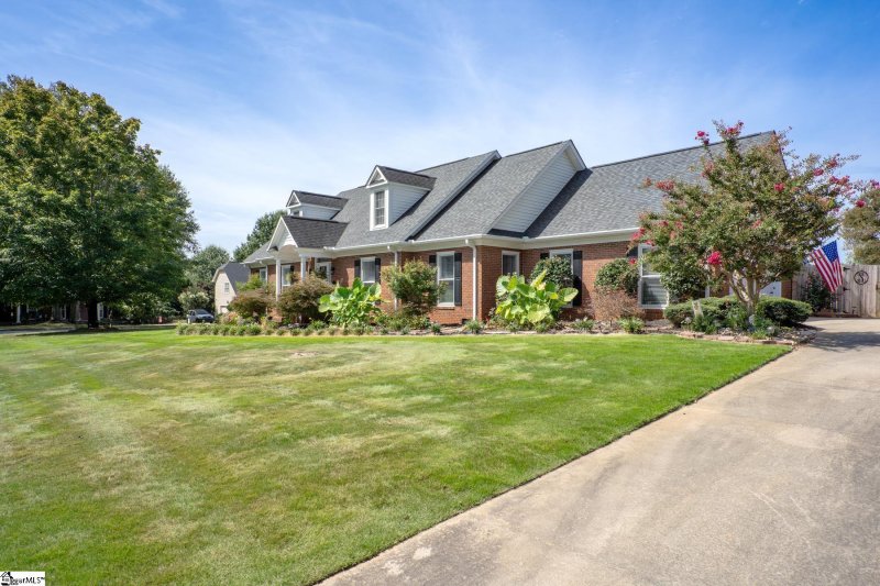 Property image 2 at 1 CLEVINGTON Court, Simpsonville, SC 29681