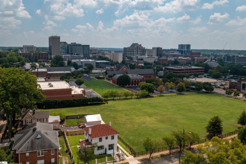 Property image 4 at 110 Butler Avenue, Greenville, SC 29601