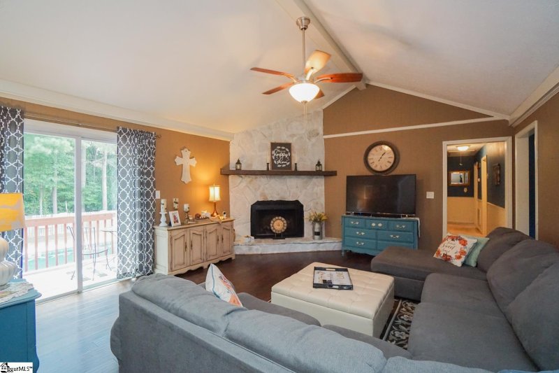 Property image 5 at 104 Brook Drive, Greenville, SC 29607