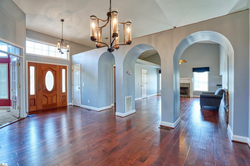 Property image 2 at 9 Saddle Bow Court, Taylors, SC 29687