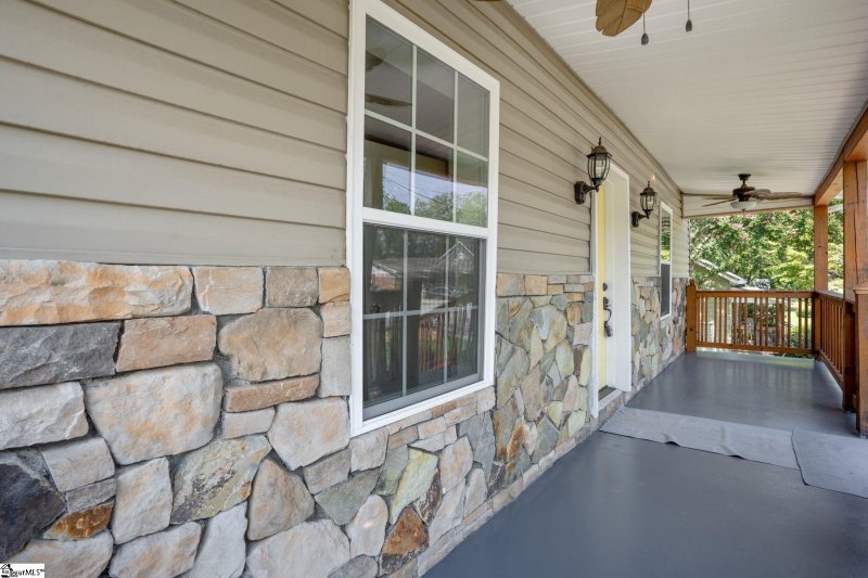 Property image 4 at 11 Traction Street, Greenville, SC 29611