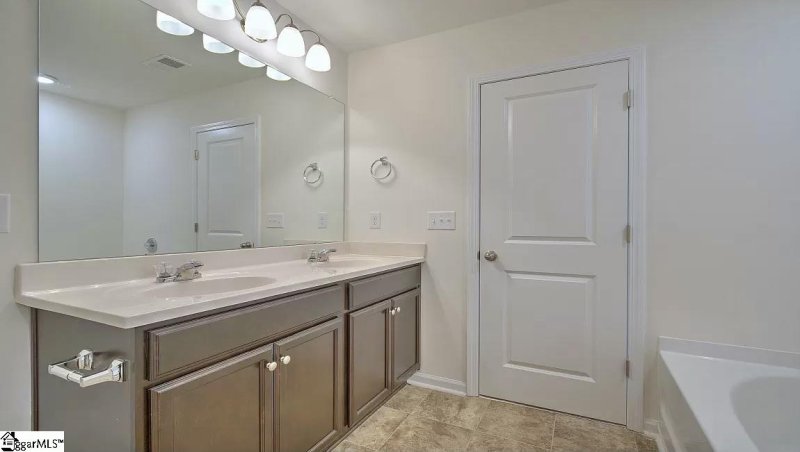 Property image 4 at 100 Addlestone Circle, Fountain Inn, SC 29688