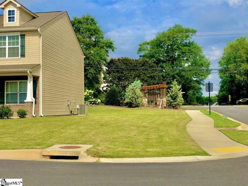 Property image 5 at 100 Addlestone Circle, Fountain Inn, SC 29688