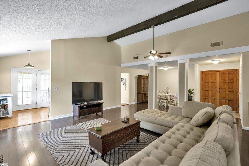 Property image 3 at 1010 Winterfield Place, Taylors, SC 29687