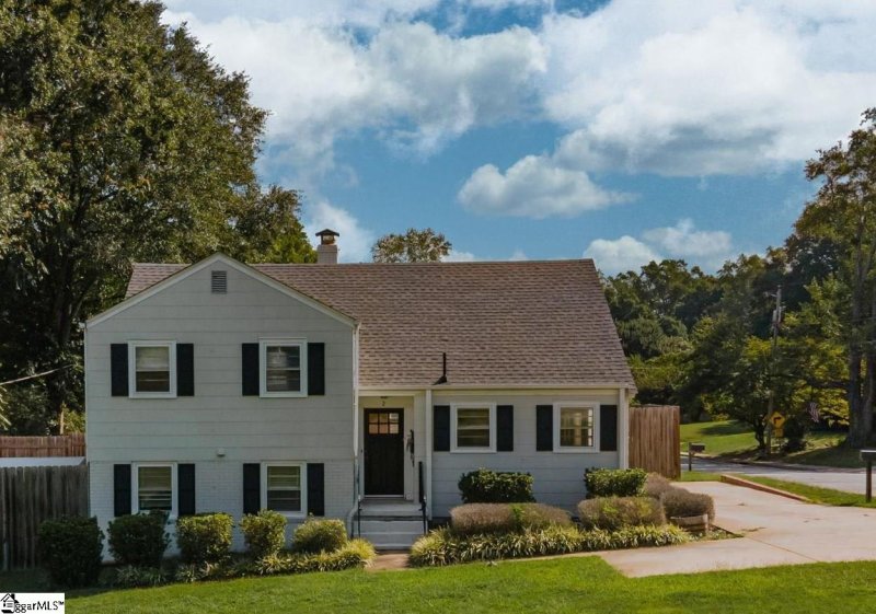 2 Kirkwood Lane