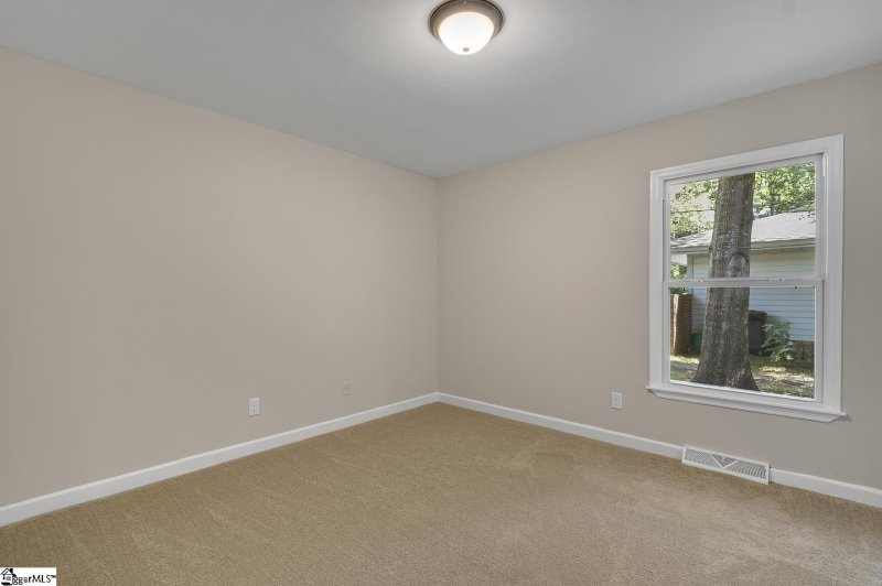 Property image 5 at 7 Randy Drive, Taylors, SC 29687