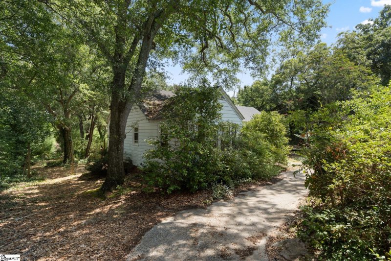 Property image 2 at 2635 Augusta Street, Greenville, SC 29605