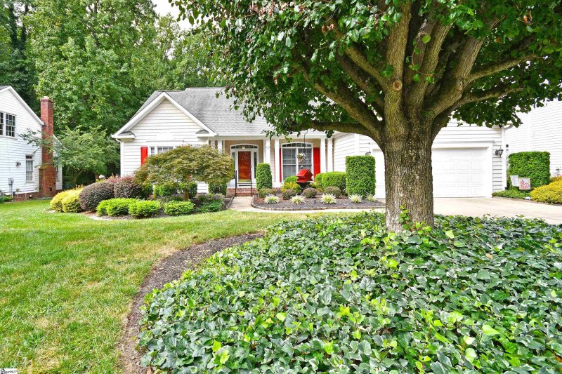 Property image 2 at 100 Willow Oak Court, Simpsonville, SC 29681