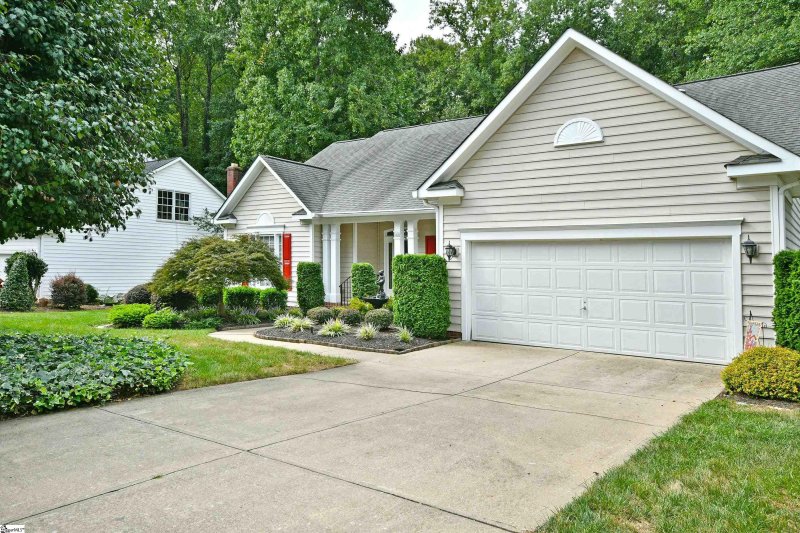 Property image 3 at 100 Willow Oak Court, Simpsonville, SC 29681
