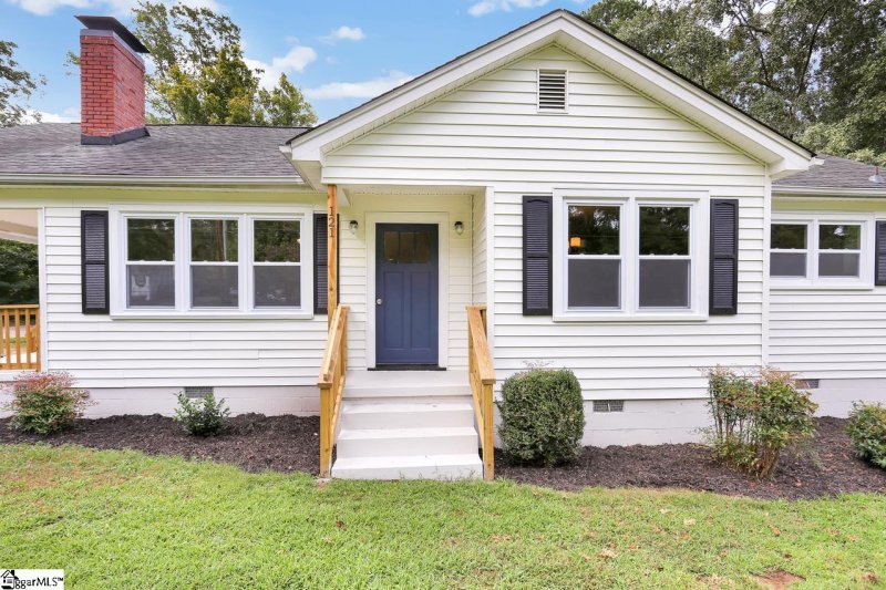 Property image 4 at 121 W Marion Road, Greenville, SC 29617