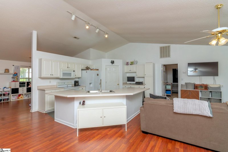 Property image 3 at 7 Stetson Court, Mauldin, SC 29662