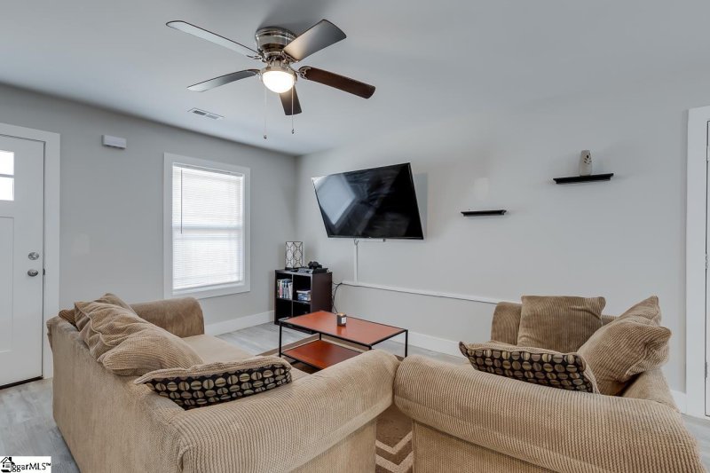 Property image 4 at 41 Pamela Drive, Greenville, SC 29611