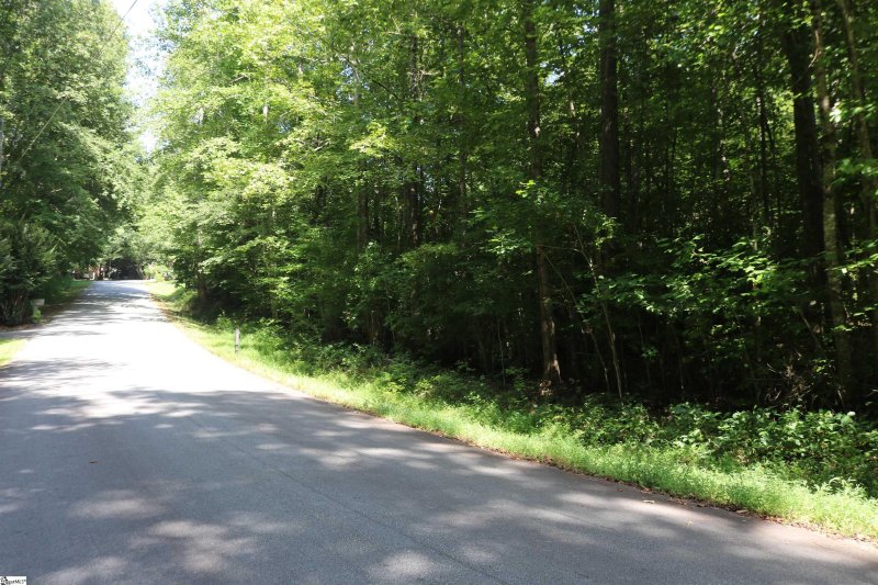 Property image 2 at 212 Kingswood Way, Easley, SC 29640