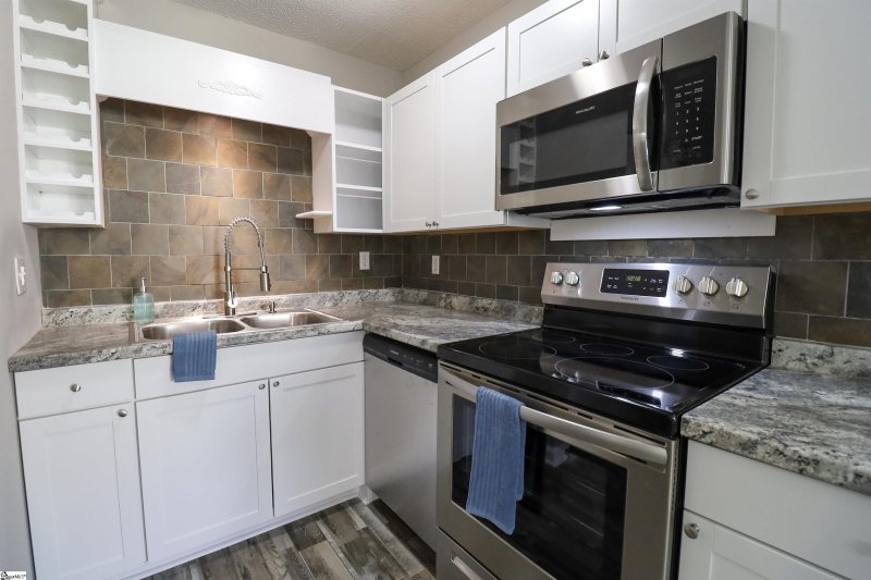 Property image 4 at 19 Woodmere Court, Williamston, SC 29697