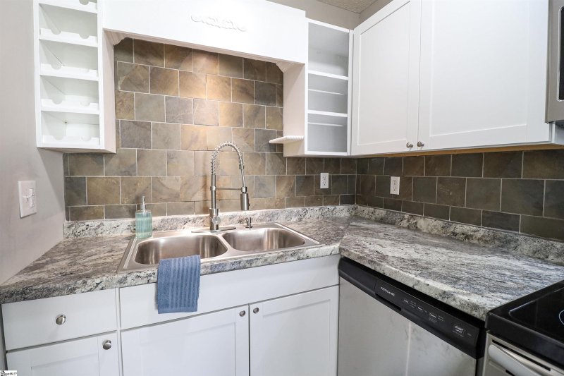 Property image 5 at 19 Woodmere Court, Williamston, SC 29697