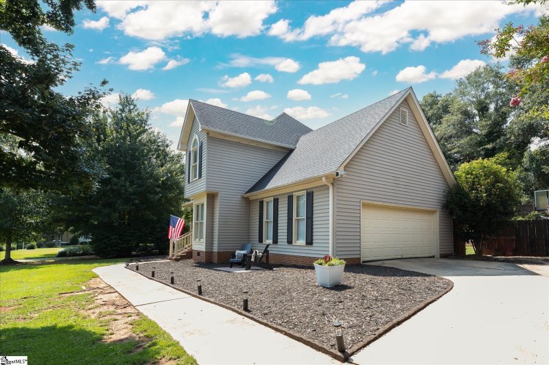 Property image 3 at 116 Spring lake Loop, Simpsonville, SC 29681