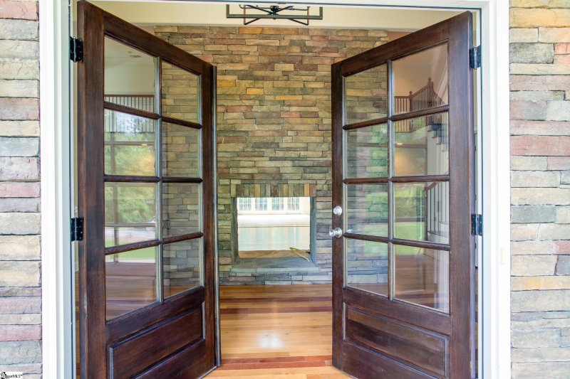 Property image 2 at 6 Country Squire Court, Greenville, SC 29615