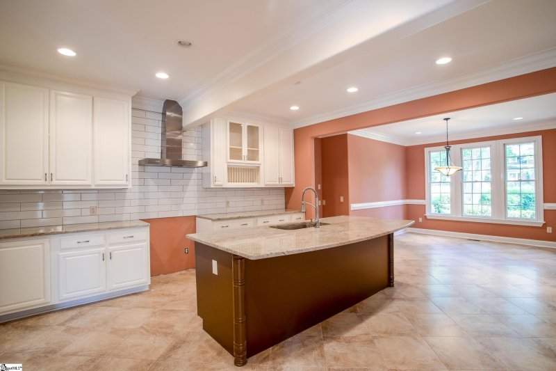 Property image 3 at 6 Country Squire Court, Greenville, SC 29615